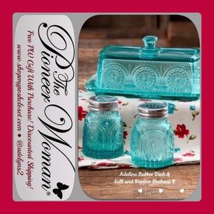 🌺 New Pioneer Woman Adeline Glass Butter Dish and Salt & Pepper Set